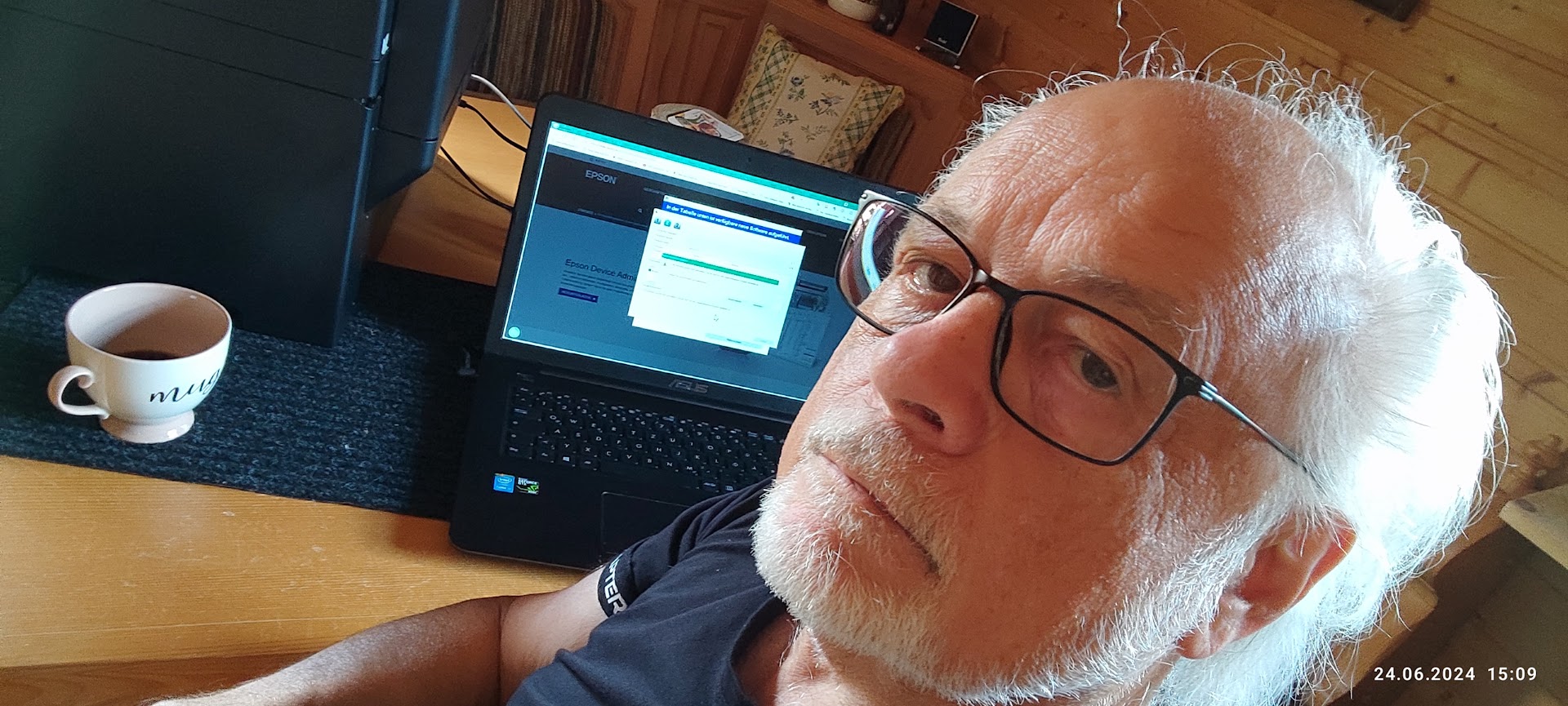 Gottfried Kraft an seinem Arbeitsplatz